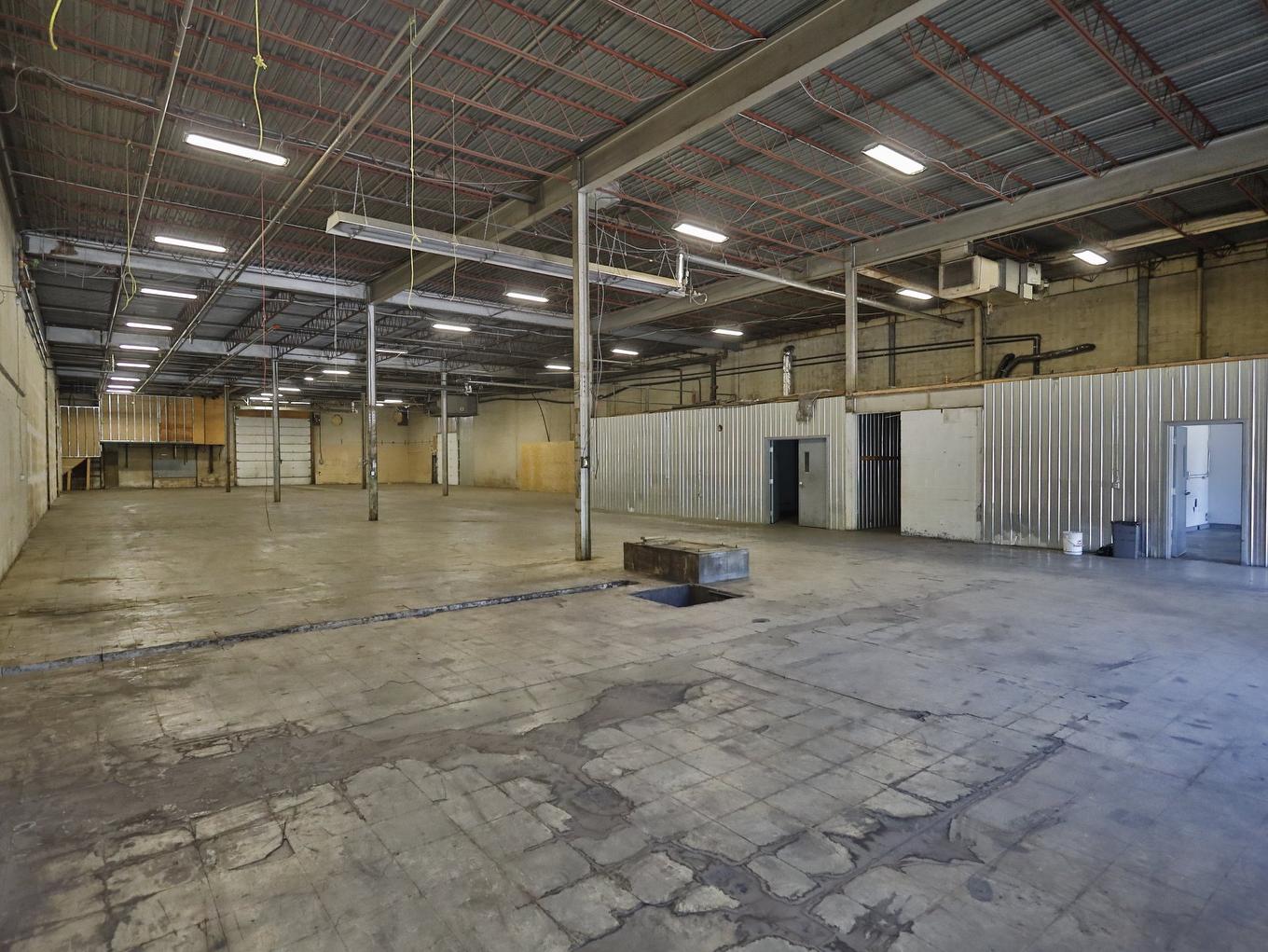 Other - 8445 Boul. Parent, Trois-Rivières, QC - Indoor Photo Showing Garage