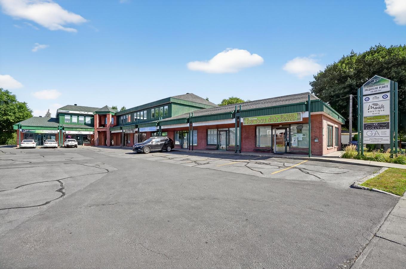 Exterior - 613 Rue Principale, Laval (Sainte-Dorothée), QC - Outdoor