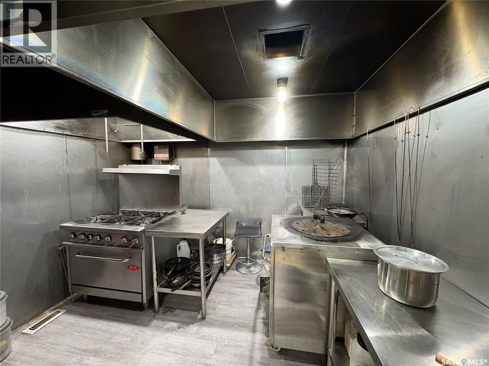 1736 Winnipeg Street, Regina, SK - Indoor