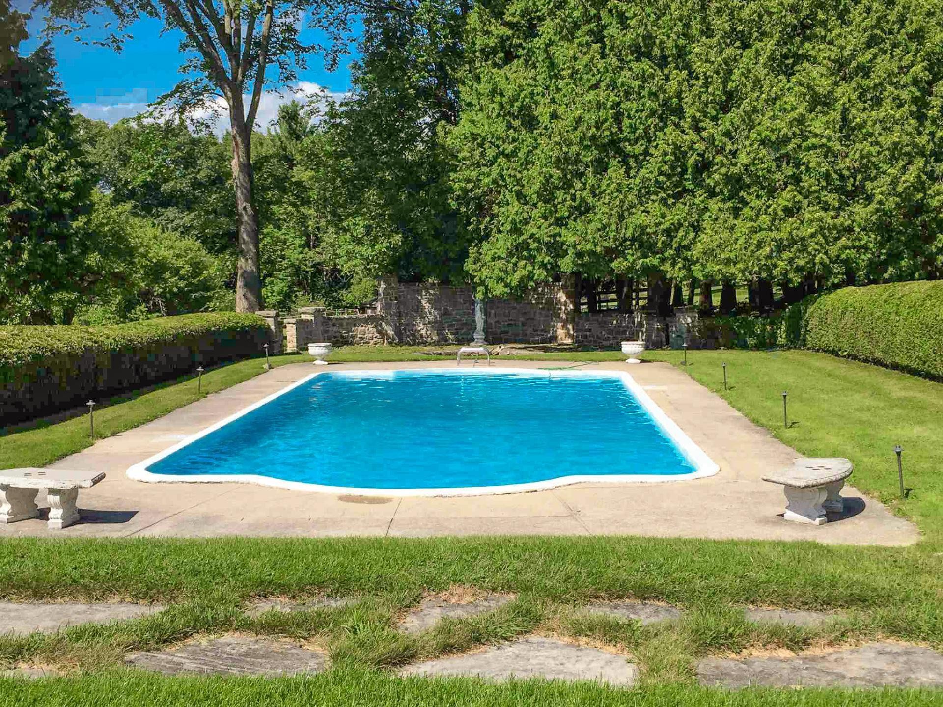Pool - 1 Ch. De La Montagne, Saint-André-D'Argenteuil, QC - Outdoor With In Ground Pool With Backyard