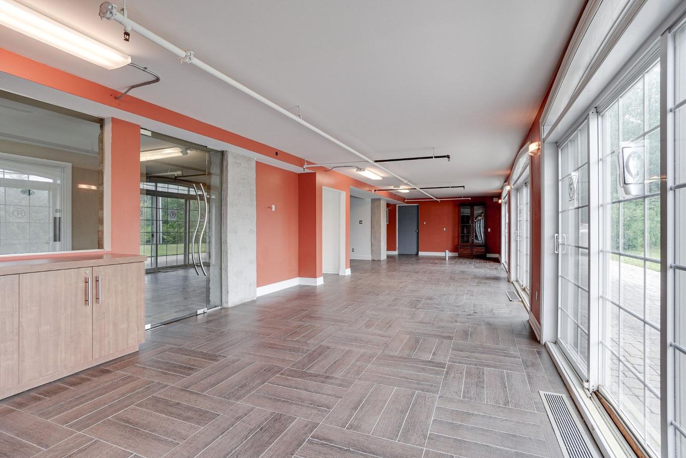 Interior - 002-500 Ch. Des Frênes, Piedmont, QC - Indoor Photo Showing Other Room