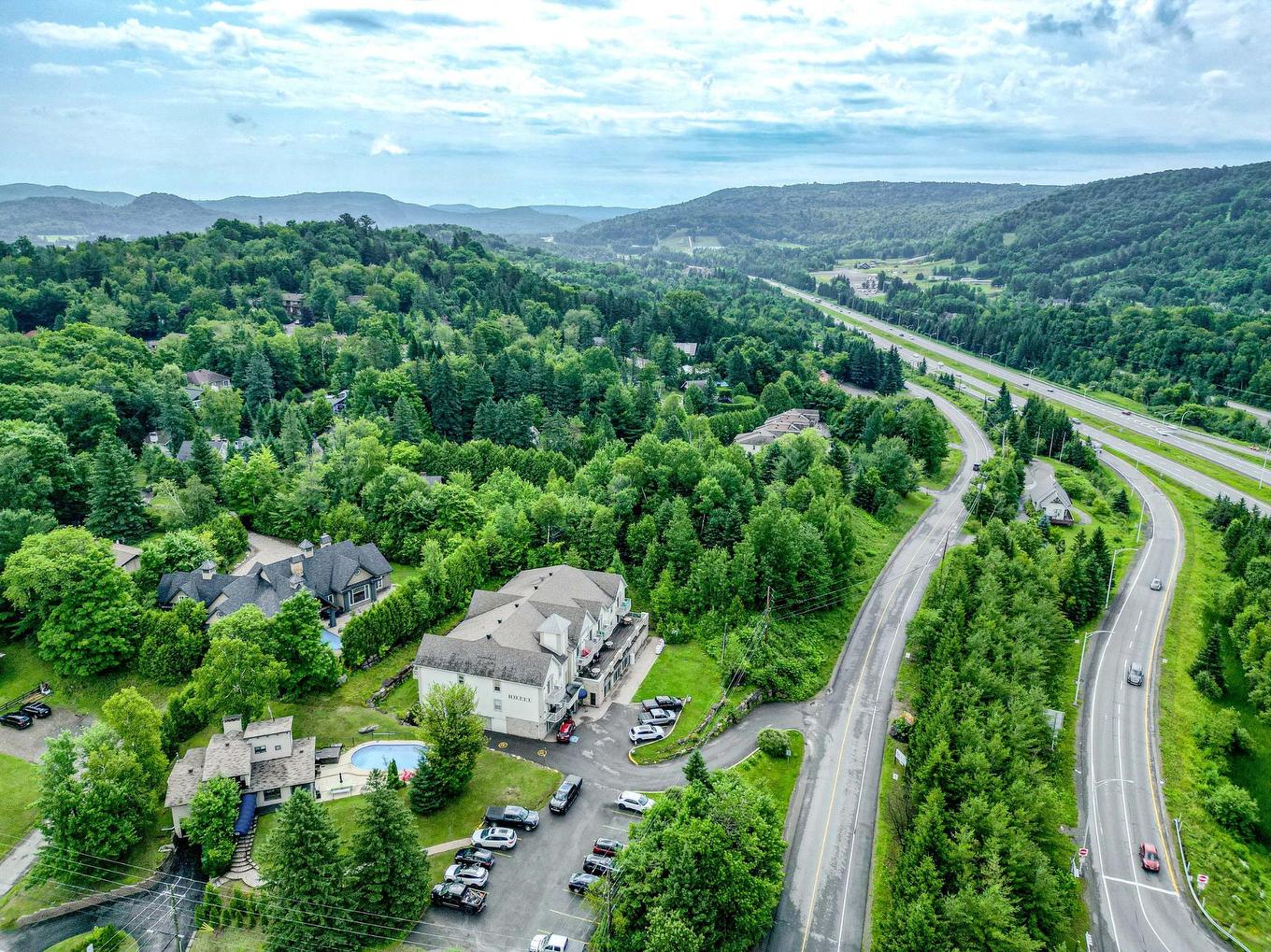 Overall view - 002-500 Ch. Des Frênes, Piedmont, QC - Outdoor With View
