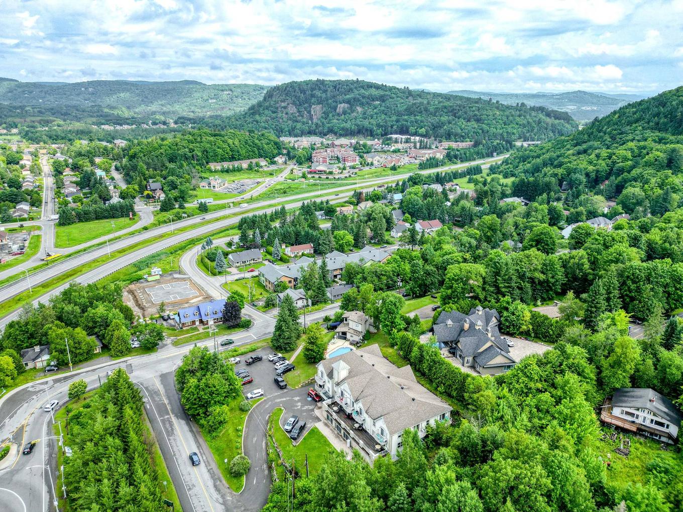 Overall view - 002-500 Ch. Des Frênes, Piedmont, QC - Outdoor With View