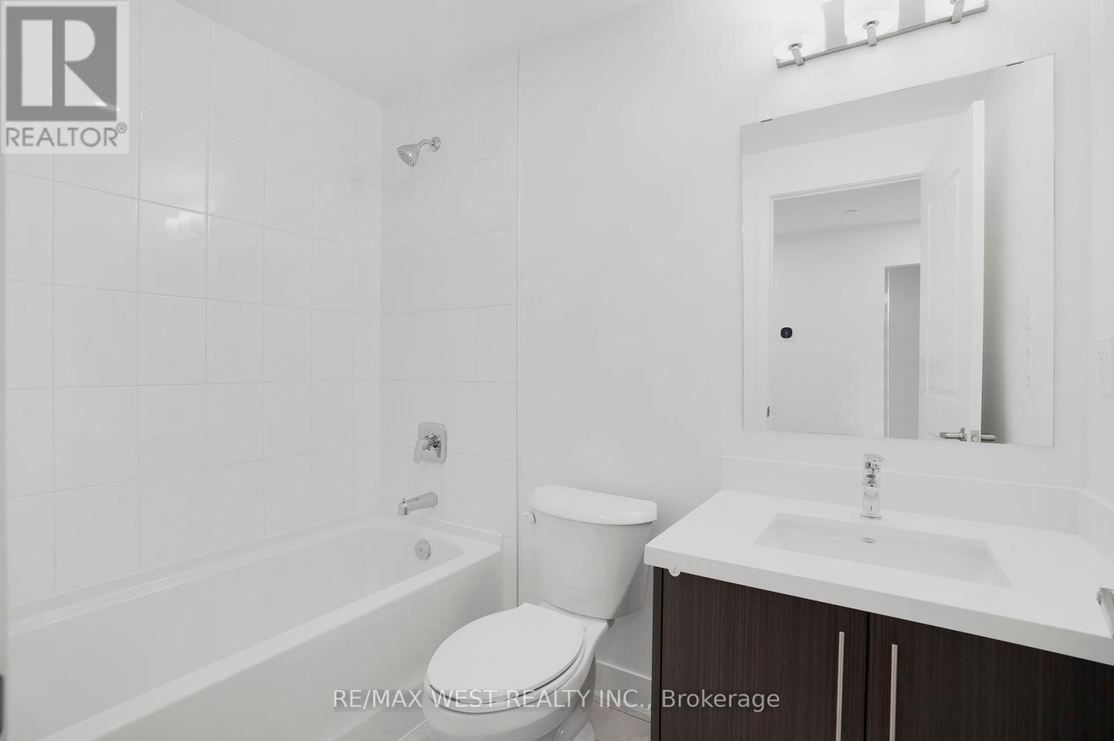 G03 - 575 Conklin Road, Brantford, ON - Indoor Photo Showing Bathroom