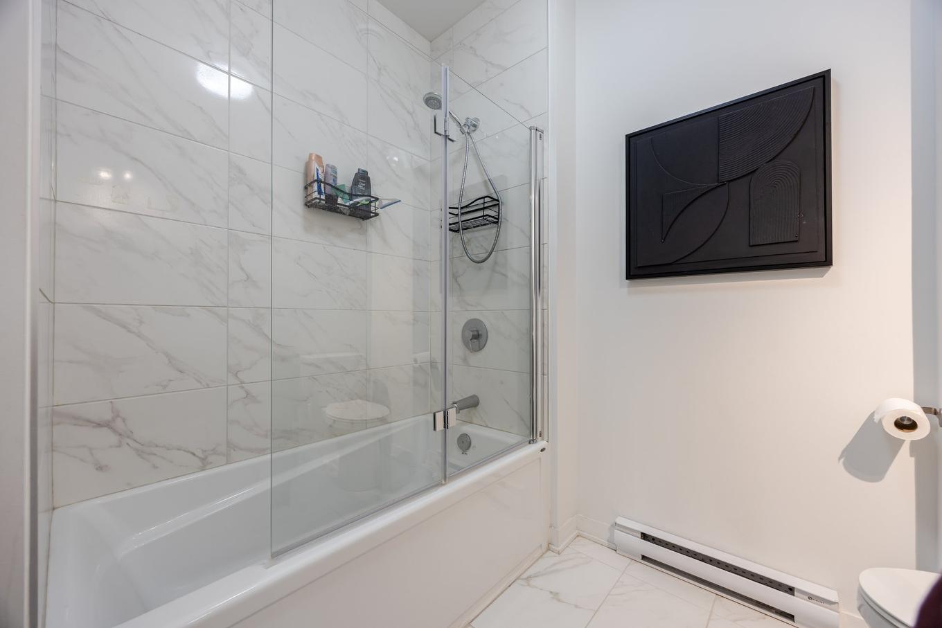 Bathroom - 109-9175 Rue Lennon, Brossard, QC - Indoor Photo Showing Bathroom