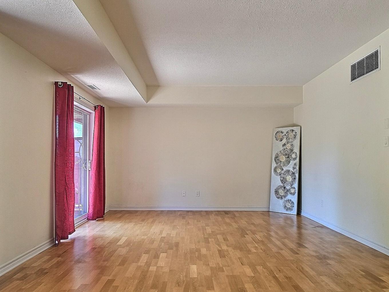 Salon - 202-45 Rue Du Colonial, Gatineau (Aylmer), QC - Indoor Photo Showing Other Room