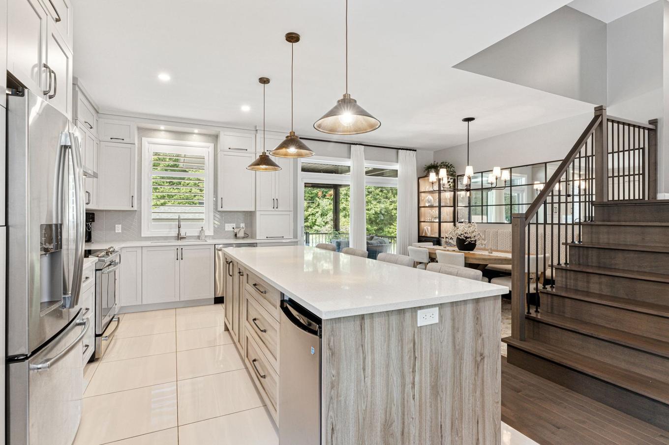 Cuisine - 81 Rue Rousseau, Sorel-Tracy, QC - Indoor Photo Showing Kitchen With Upgraded Kitchen