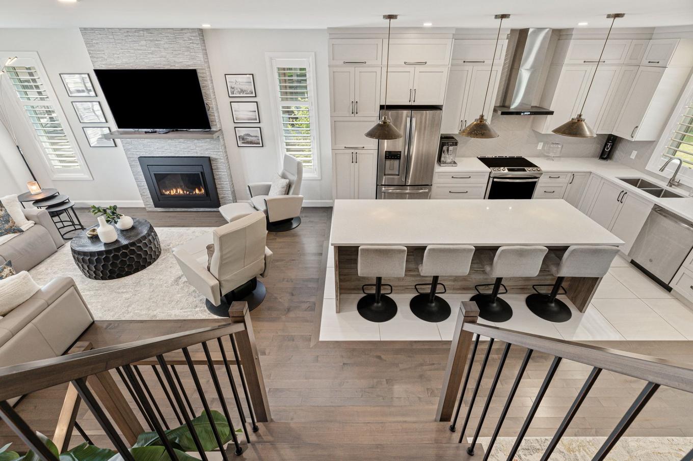 Vue d'ensemble - 81 Rue Rousseau, Sorel-Tracy, QC - Indoor With Fireplace