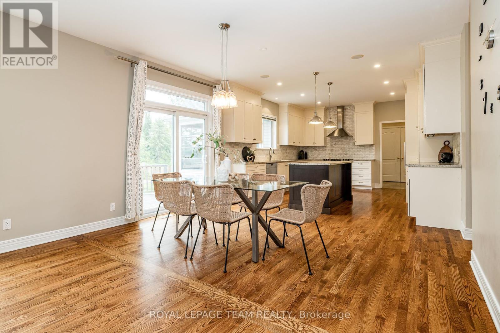 10 Beechgrove Gardens, Ottawa, ON - Indoor Photo Showing Other Room