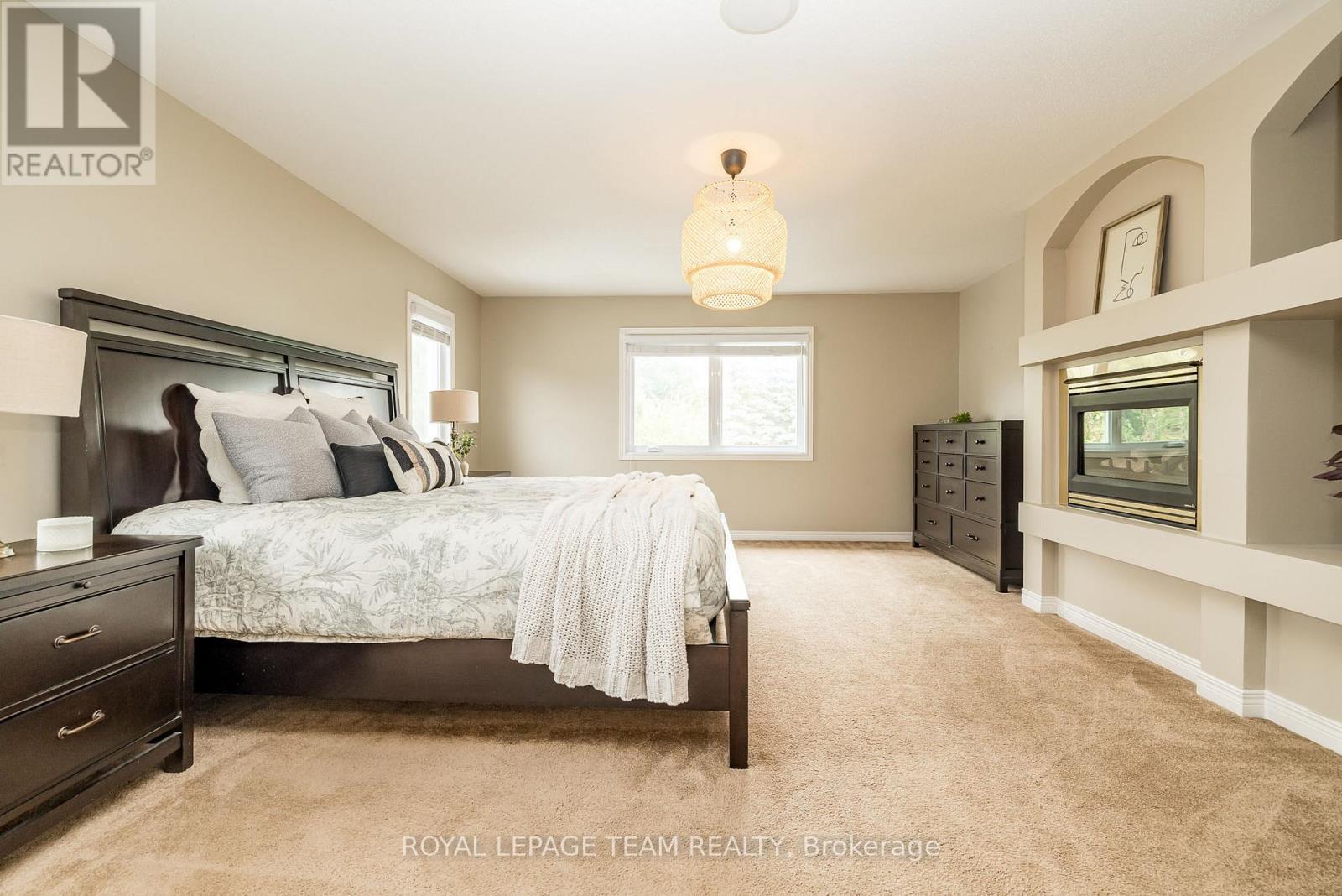 10 Beechgrove Gardens, Ottawa, ON - Indoor Photo Showing Bedroom