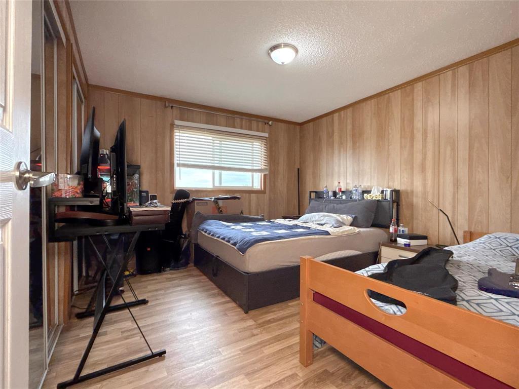 99 Curtis Road S, Brandon, MB - Indoor Photo Showing Bedroom