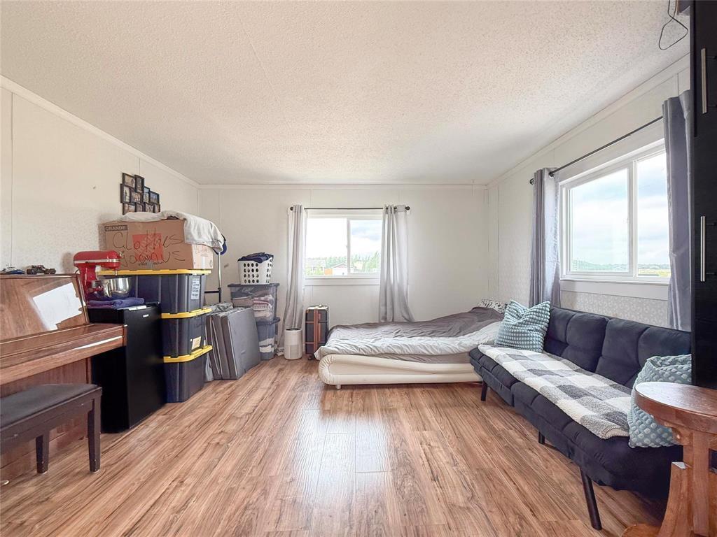 99 Curtis Road S, Brandon, MB - Indoor Photo Showing Bedroom