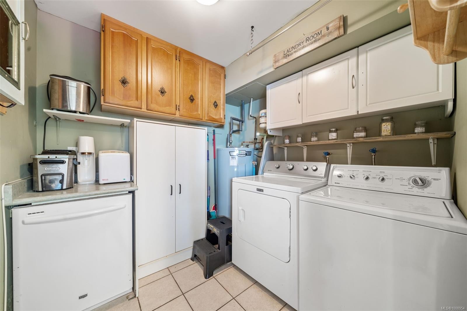 111-2860 Sooke Lake Rd, Langford, BC