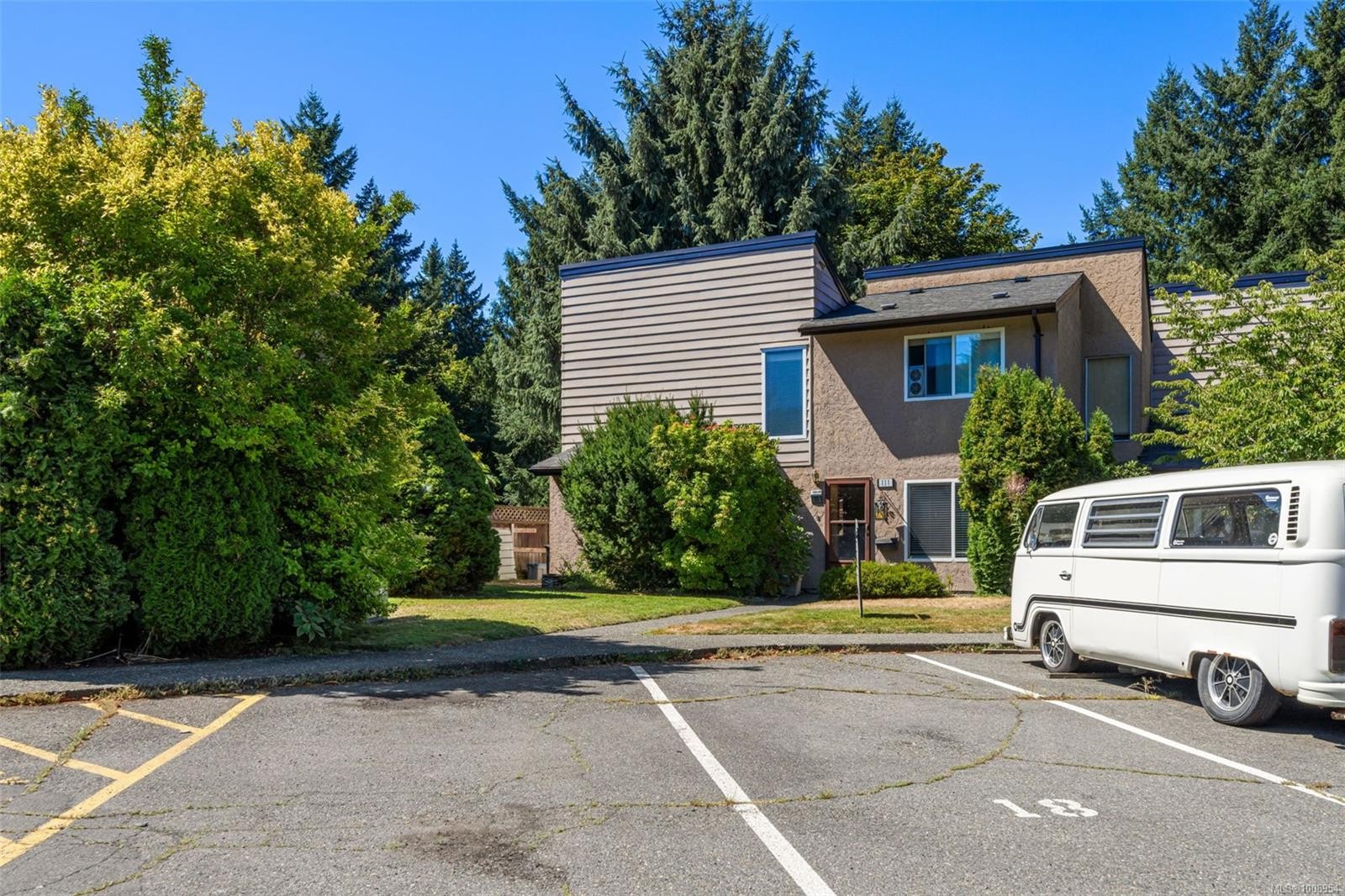 111-2860 Sooke Lake Rd, Langford, BC