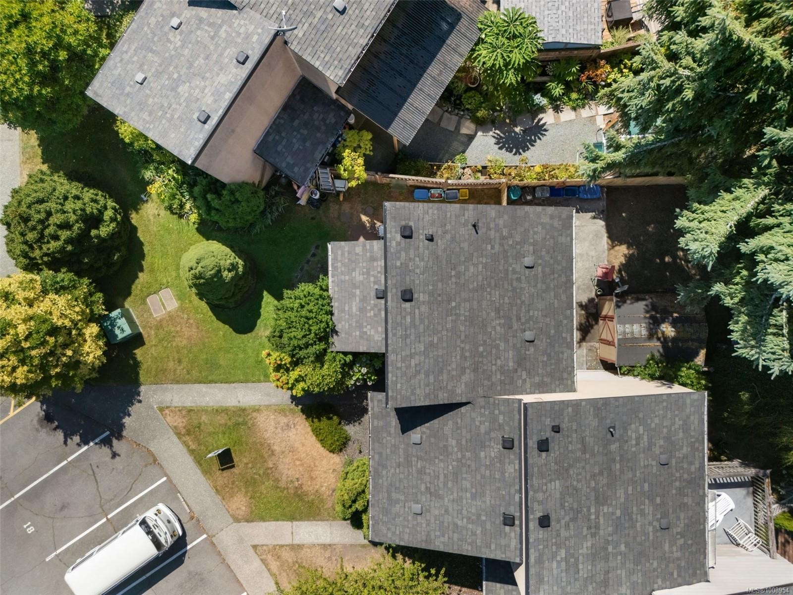 111-2860 Sooke Lake Rd, Langford, BC