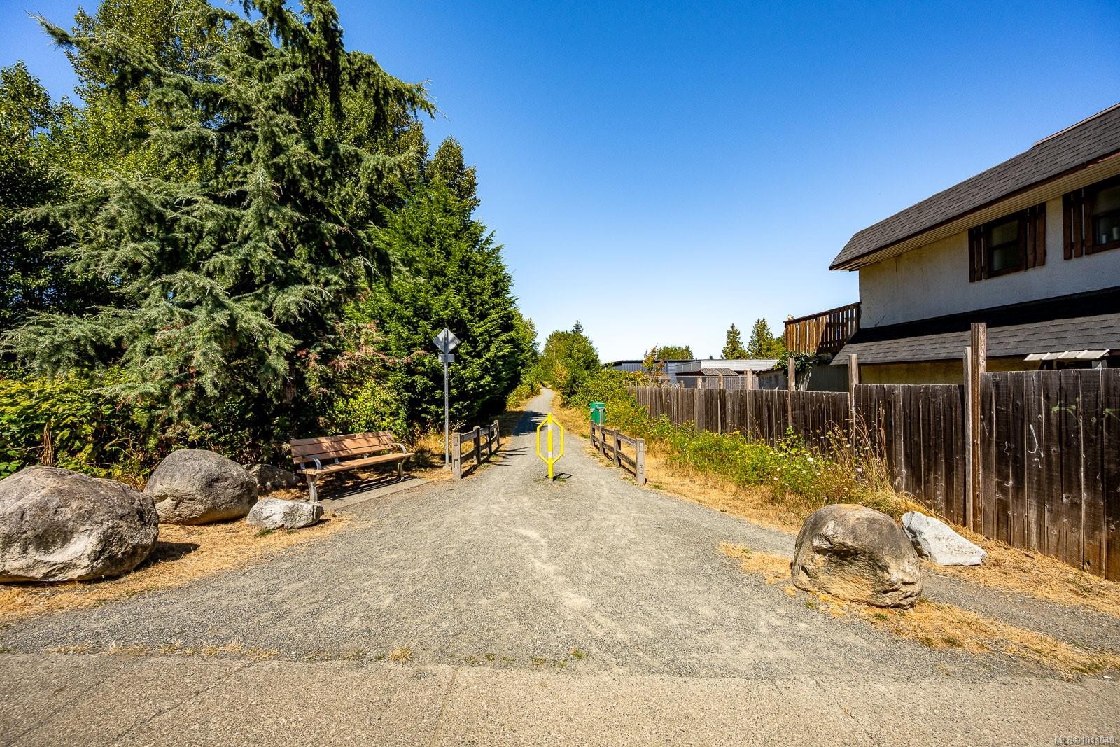 865 17Th St, Courtenay, BC