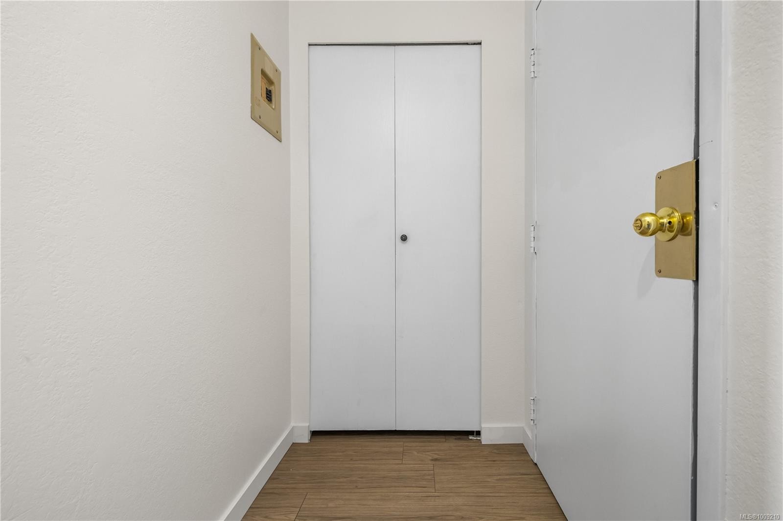 305-611 Macmillan Dr, Sayward, BC - Indoor Photo Showing Other Room