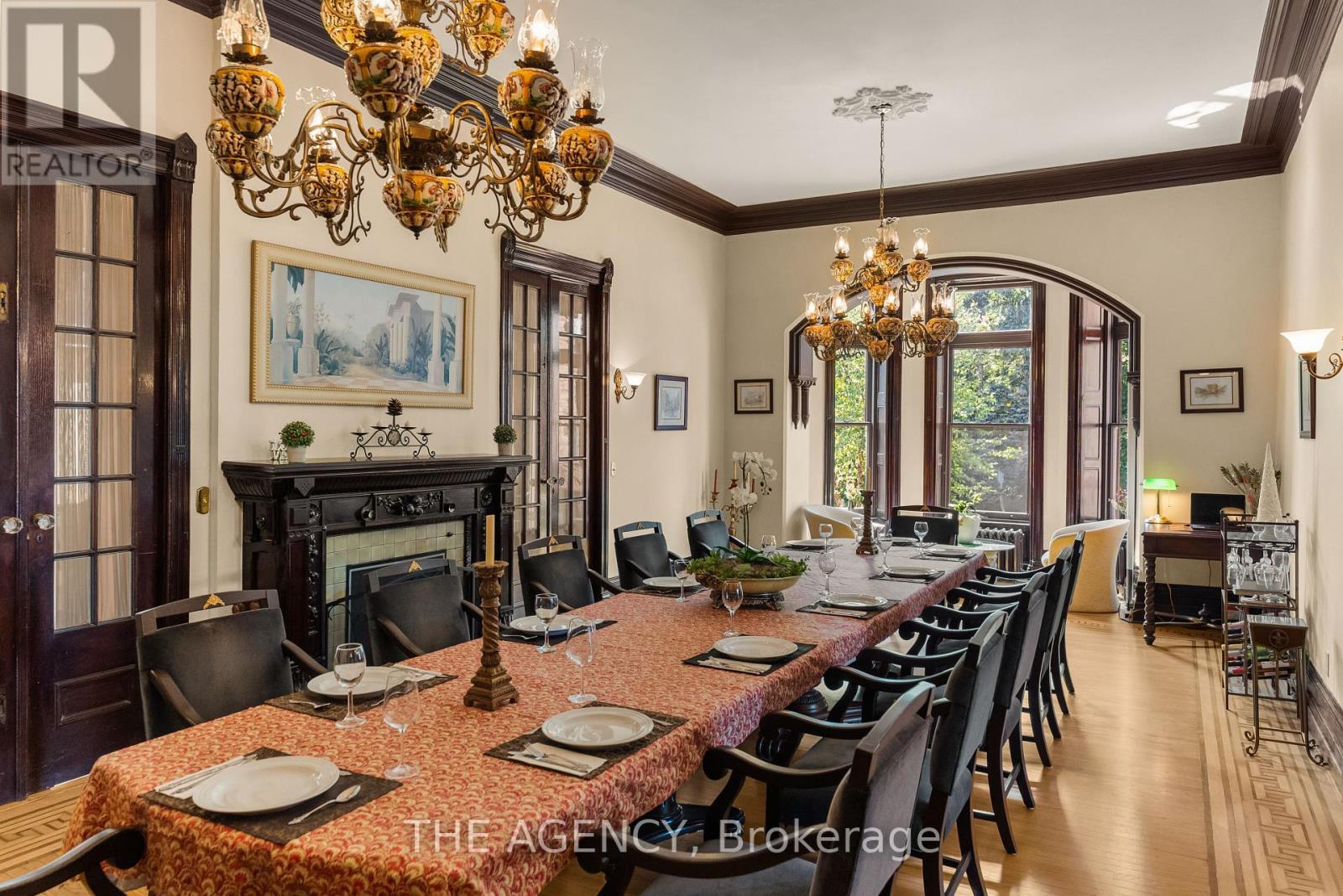 26 Ravenscliffe Avenue, Hamilton, ON - Indoor Photo Showing Dining Room