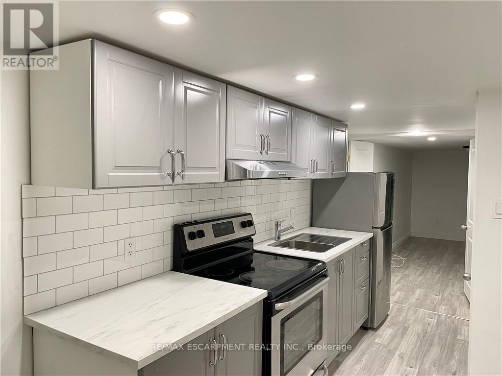 346 Hughson Street N, Hamilton, ON - Indoor Photo Showing Kitchen