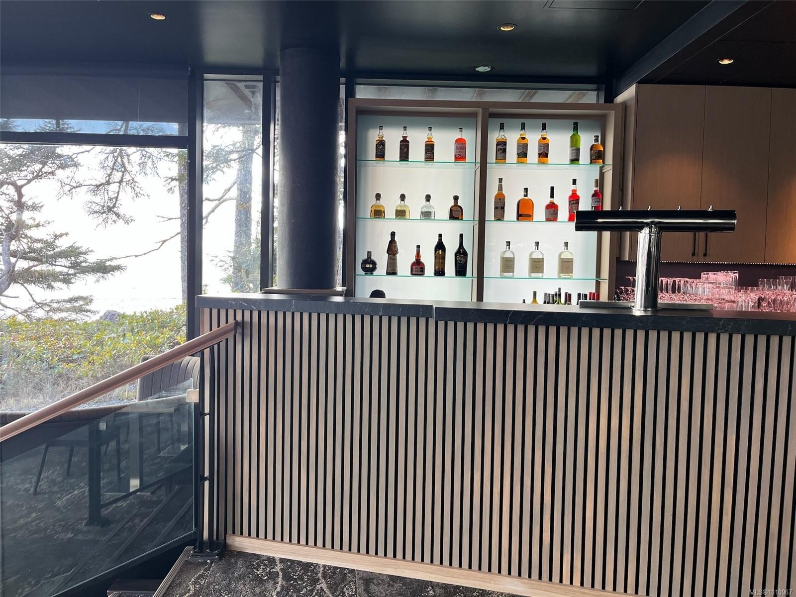 202-596 Marine Dr, Ucluelet, BC - Outdoor