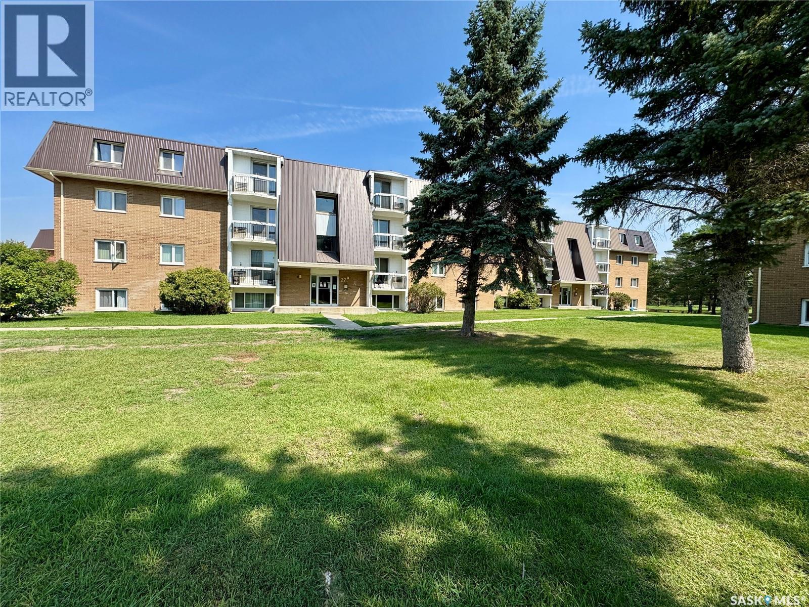 11 27 Centennial Street, Regina, SK - Outdoor