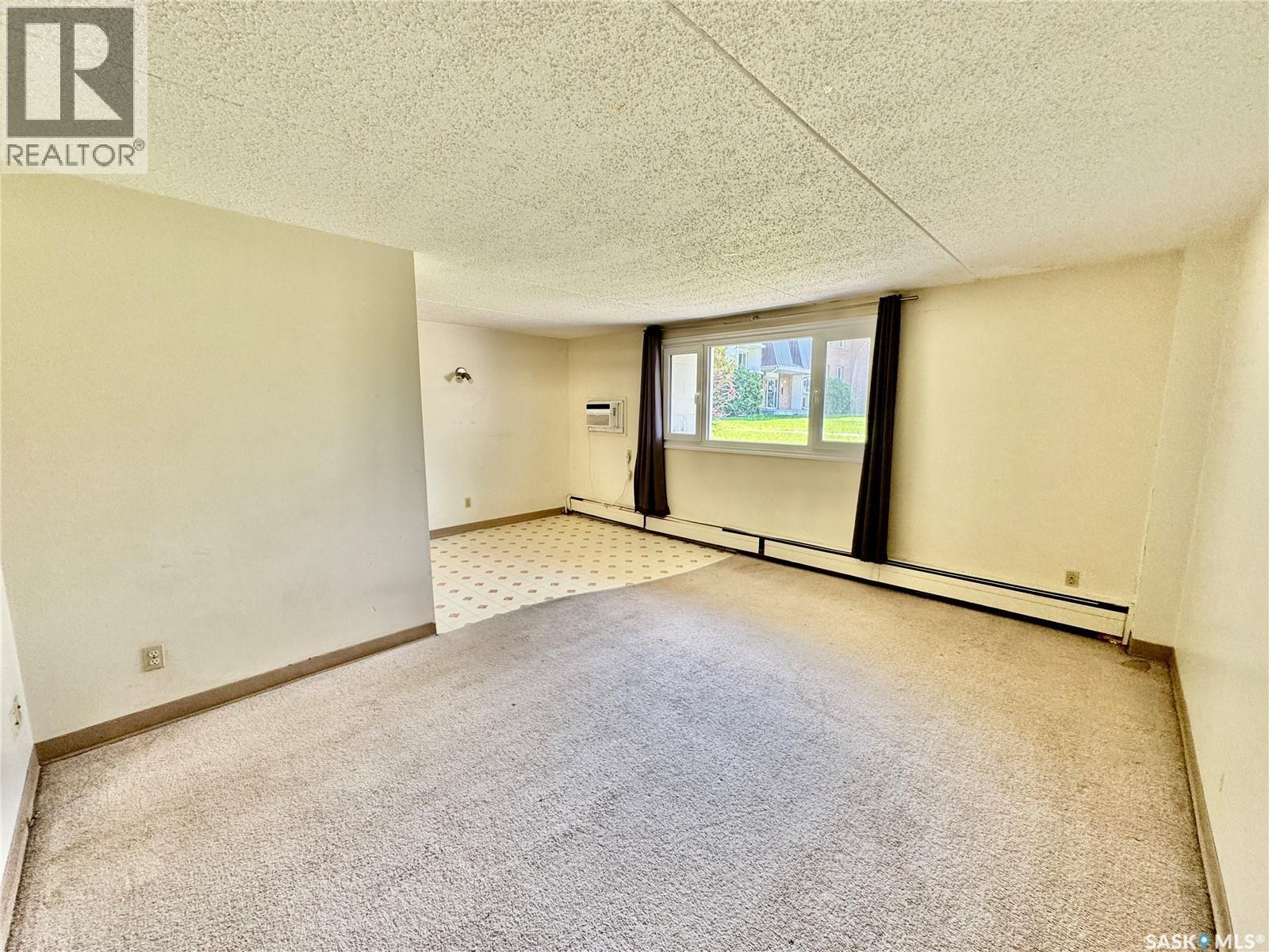 11 27 Centennial Street, Regina, SK - Indoor Photo Showing Other Room
