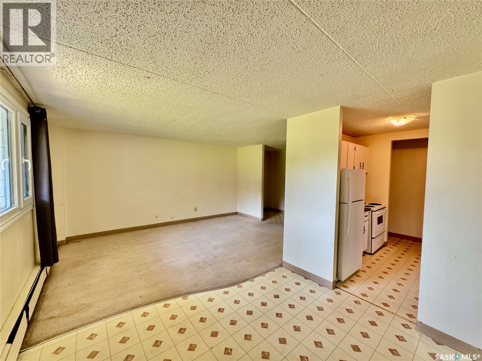 11 27 Centennial Street, Regina, SK - Indoor Photo Showing Other Room