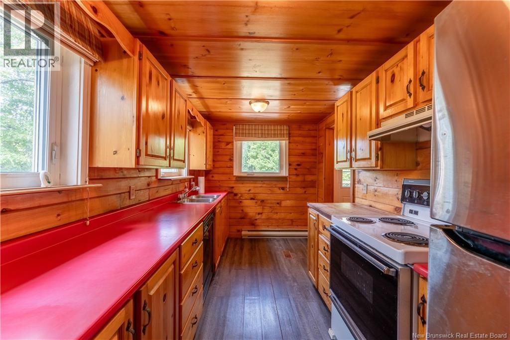 27 Bink Crescent, Harvey, NB - Indoor Photo Showing Kitchen