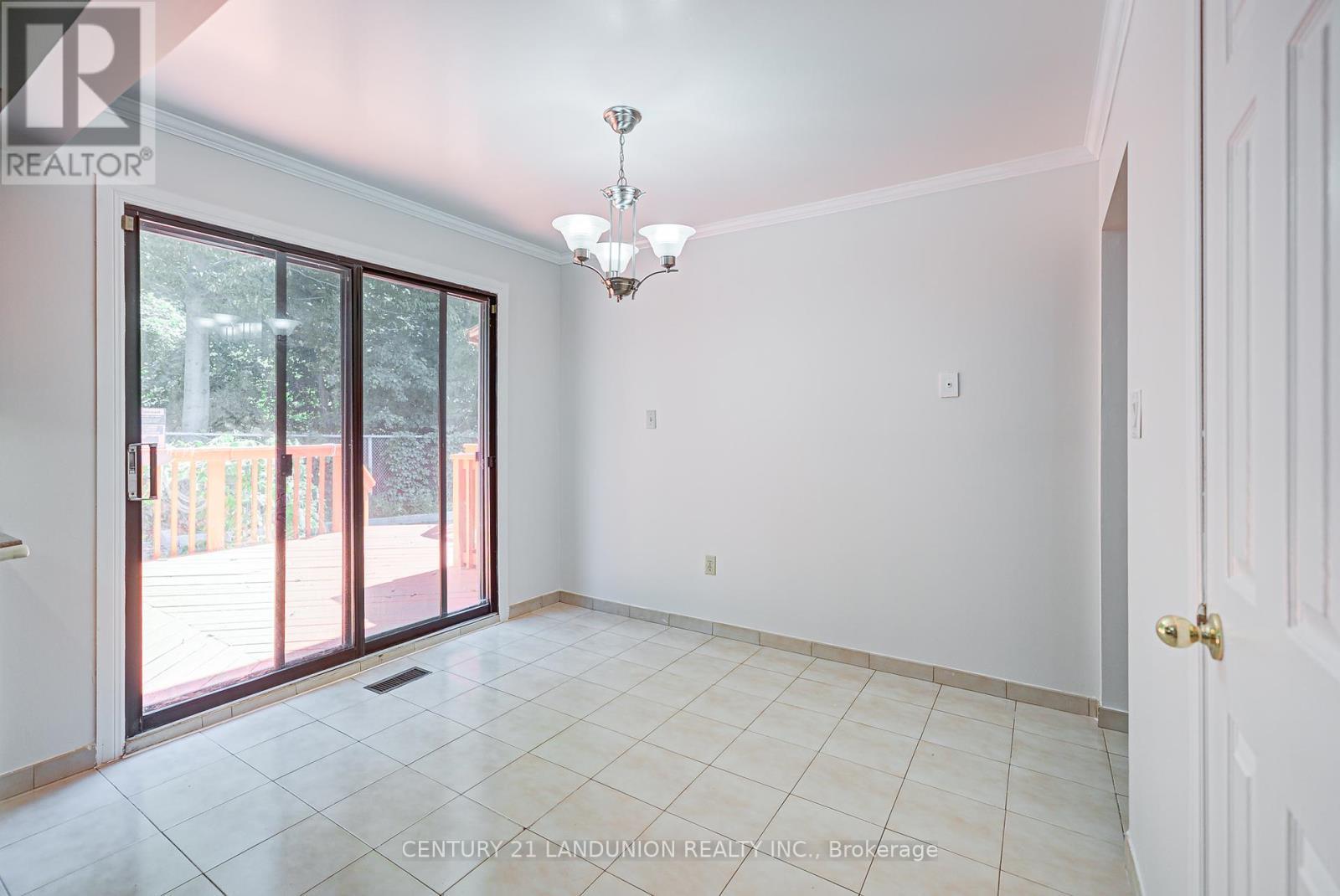 12B Burnt Bark Drive, Toronto, ON - Indoor Photo Showing Other Room