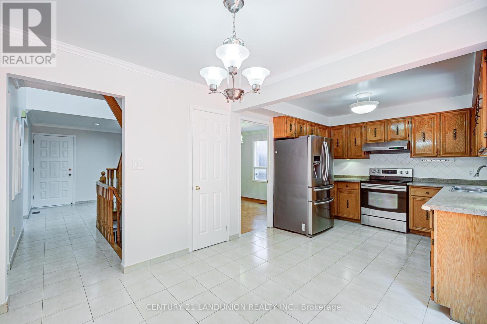 12B Burnt Bark Drive, Toronto, ON - Indoor Photo Showing Kitchen With Double Sink
