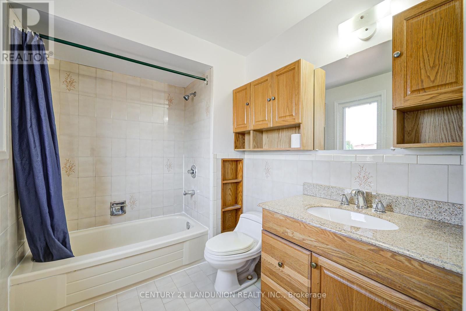 12B Burnt Bark Drive, Toronto, ON - Indoor Photo Showing Bathroom