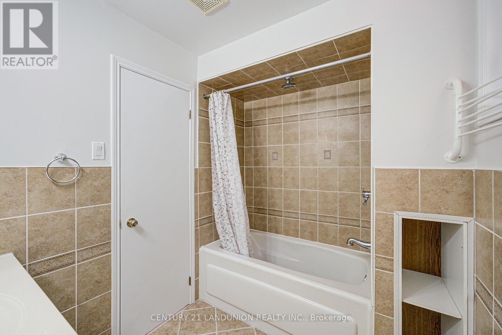 12B Burnt Bark Drive, Toronto, ON - Indoor Photo Showing Bathroom