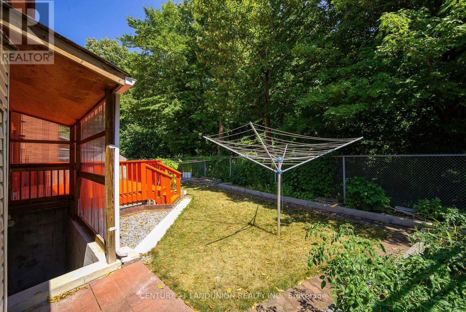 12B Burnt Bark Drive, Toronto, ON - Outdoor