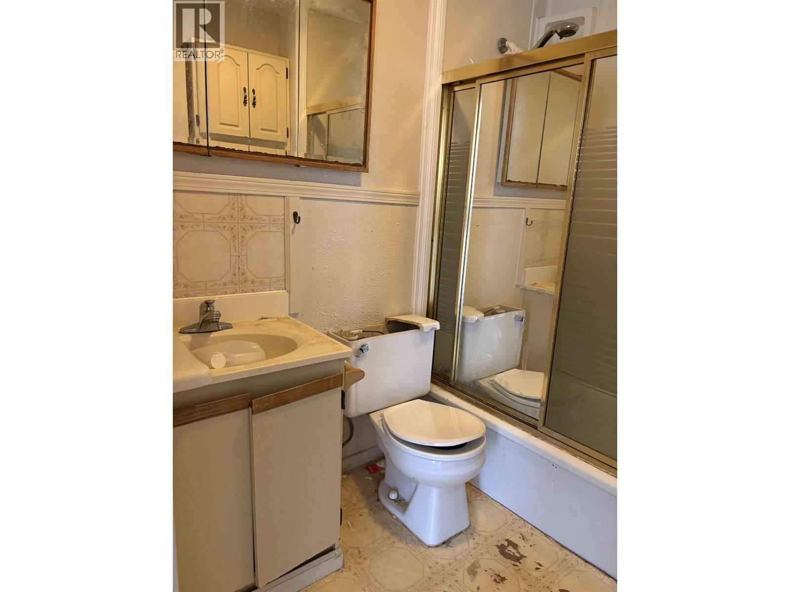 77 Wedeene Street, Kitimat, BC - Indoor Photo Showing Bathroom