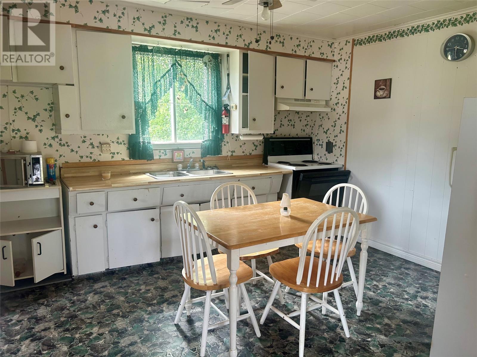 30 Main Road, Little Hearts Ease, NL - Indoor Photo Showing Other Room