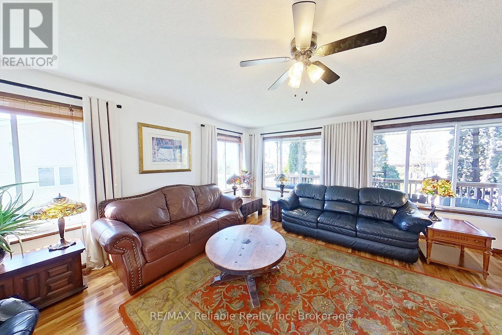77504 Melena Drive, Bluewater (Bayfield), ON - Indoor Photo Showing Living Room