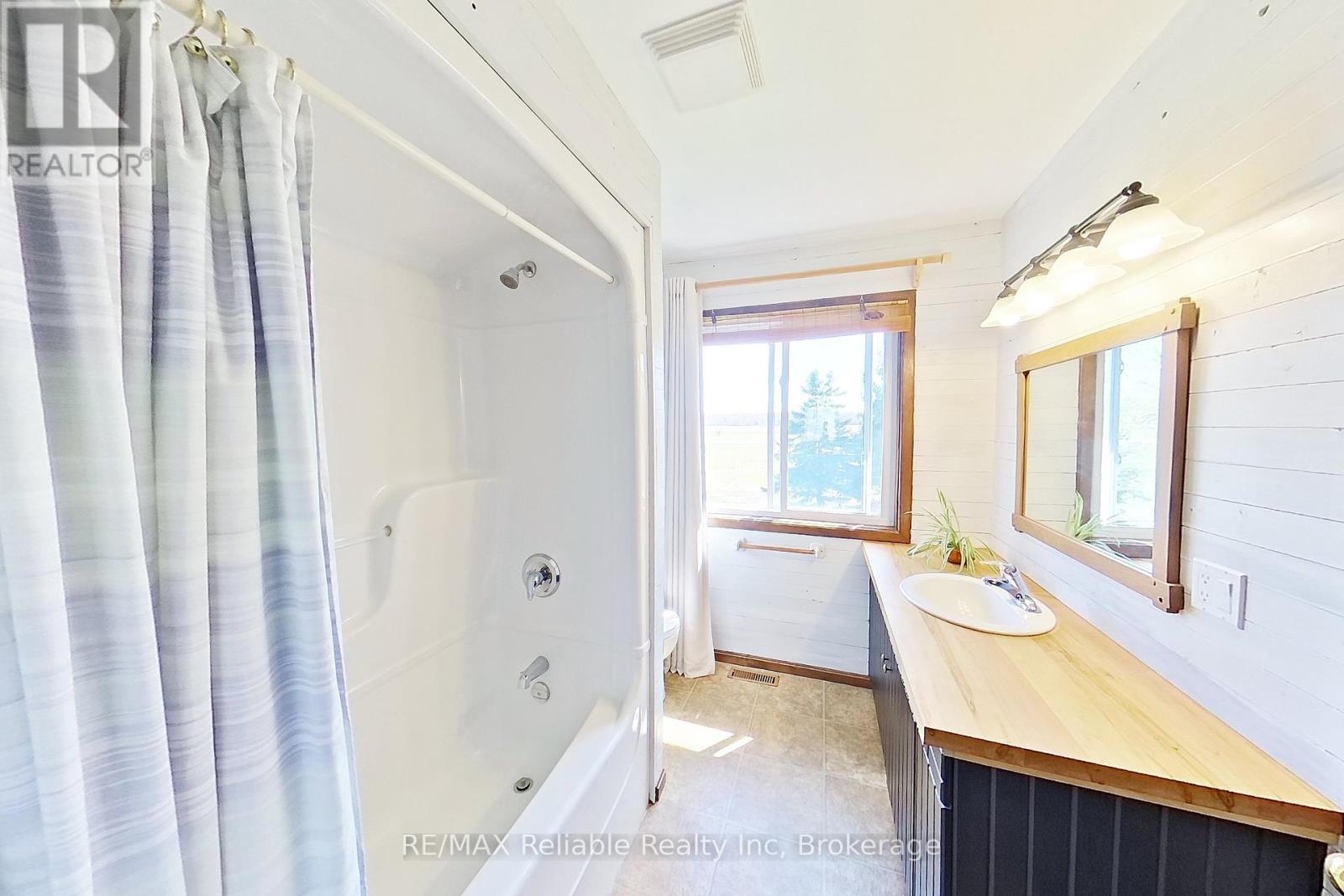 77504 Melena Drive, Bluewater (Bayfield), ON - Indoor Photo Showing Bathroom