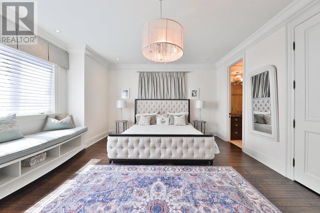 5047 Lakeshore Road, Burlington, ON - Indoor Photo Showing Bedroom