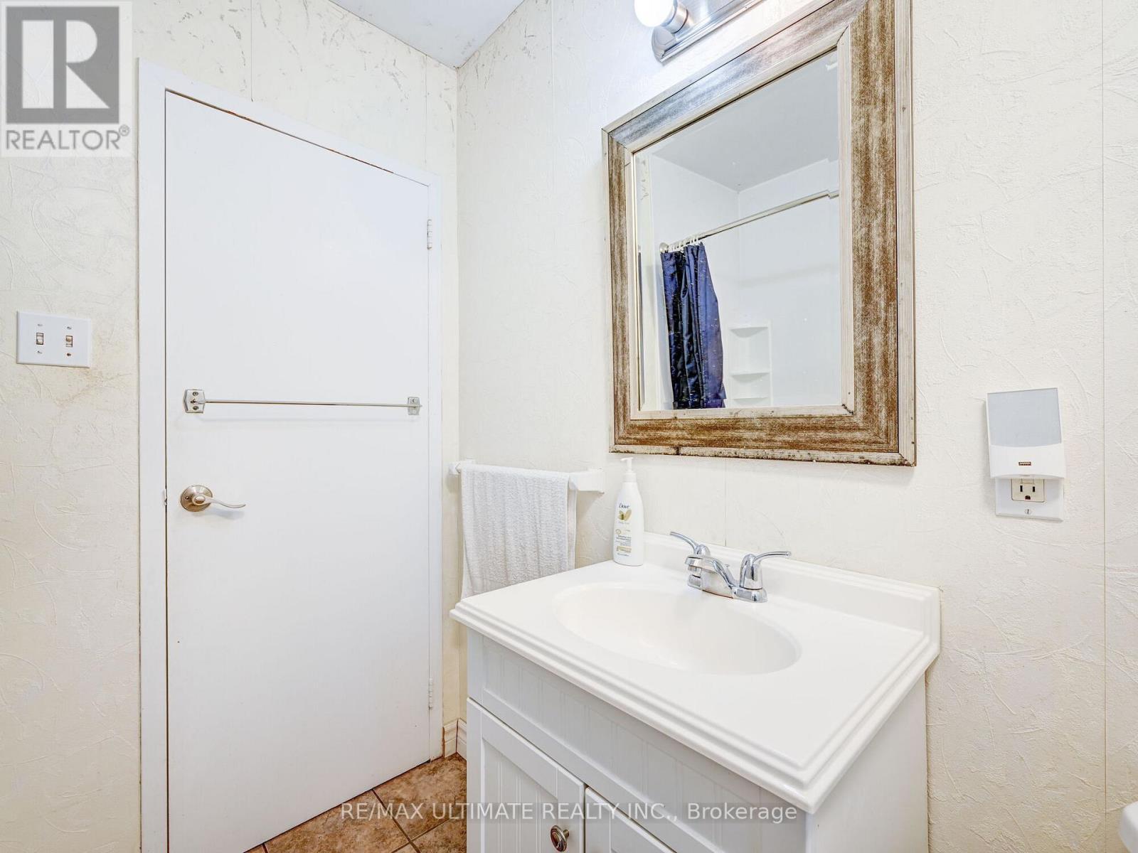 51 - 6476 Huggins Street, Niagara Falls, ON - Indoor Photo Showing Bathroom