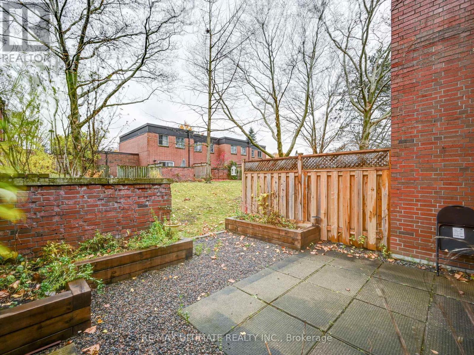 51 - 6476 Huggins Street, Niagara Falls, ON - Outdoor