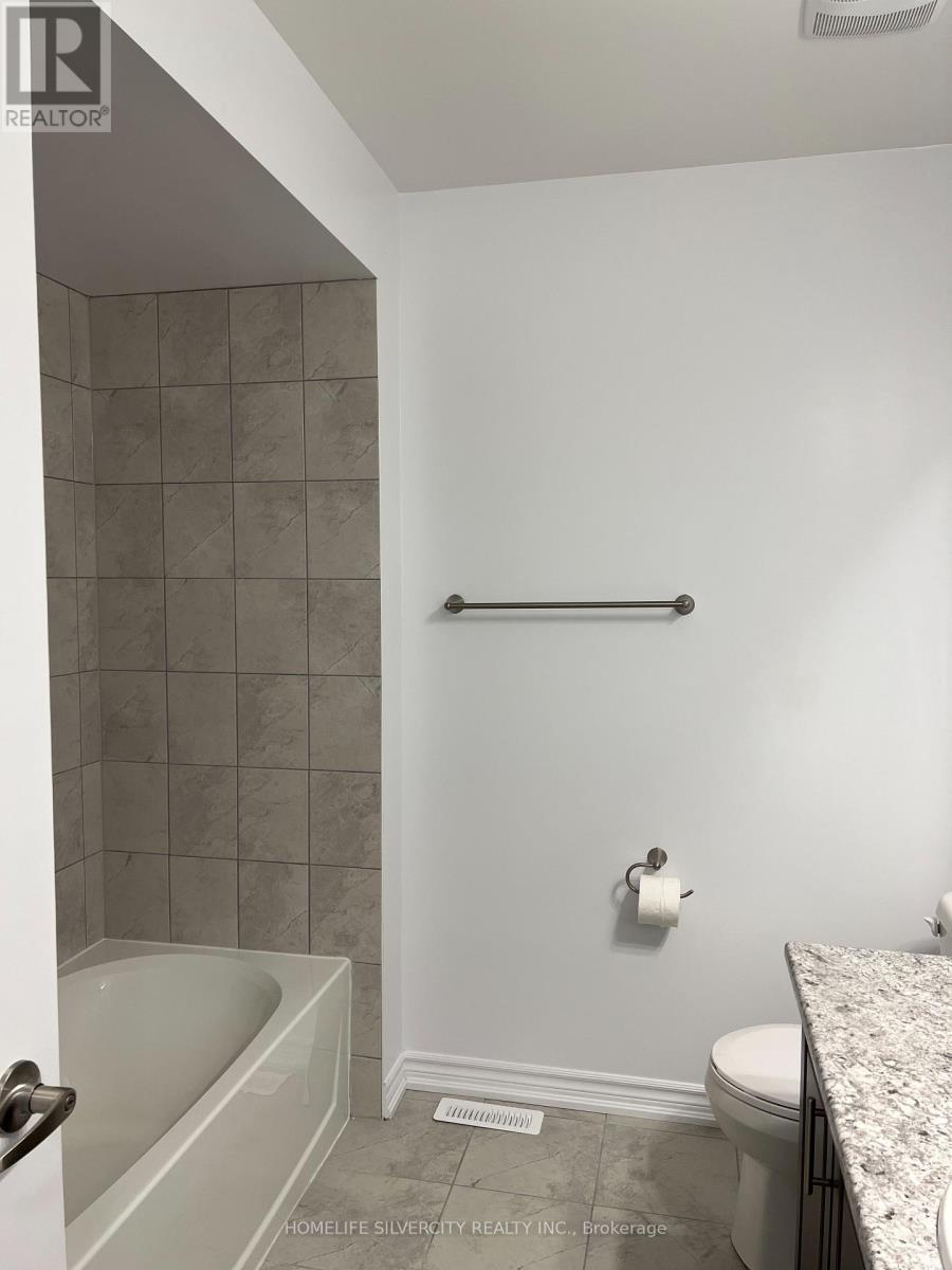 178 Seeley Avenue, Southgate, ON - Indoor Photo Showing Bathroom