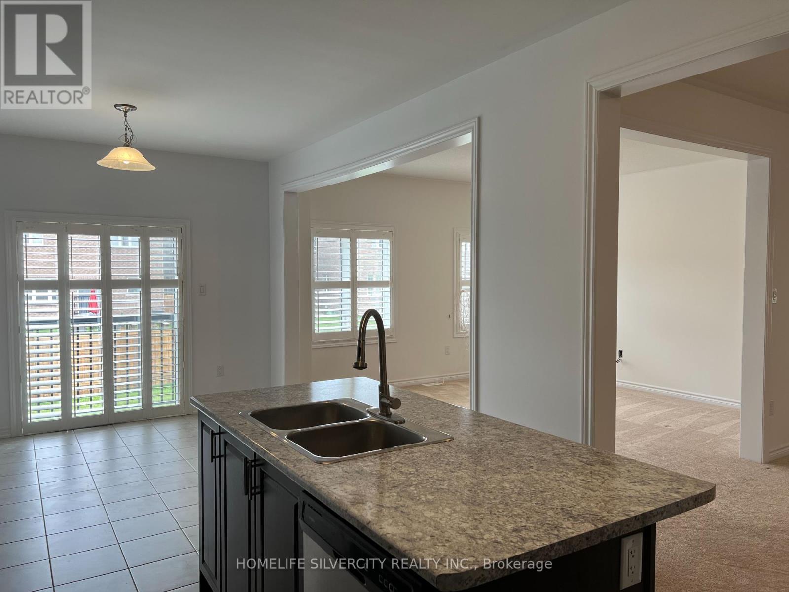 178 Seeley Avenue, Southgate, ON - Indoor Photo Showing Kitchen With Double Sink