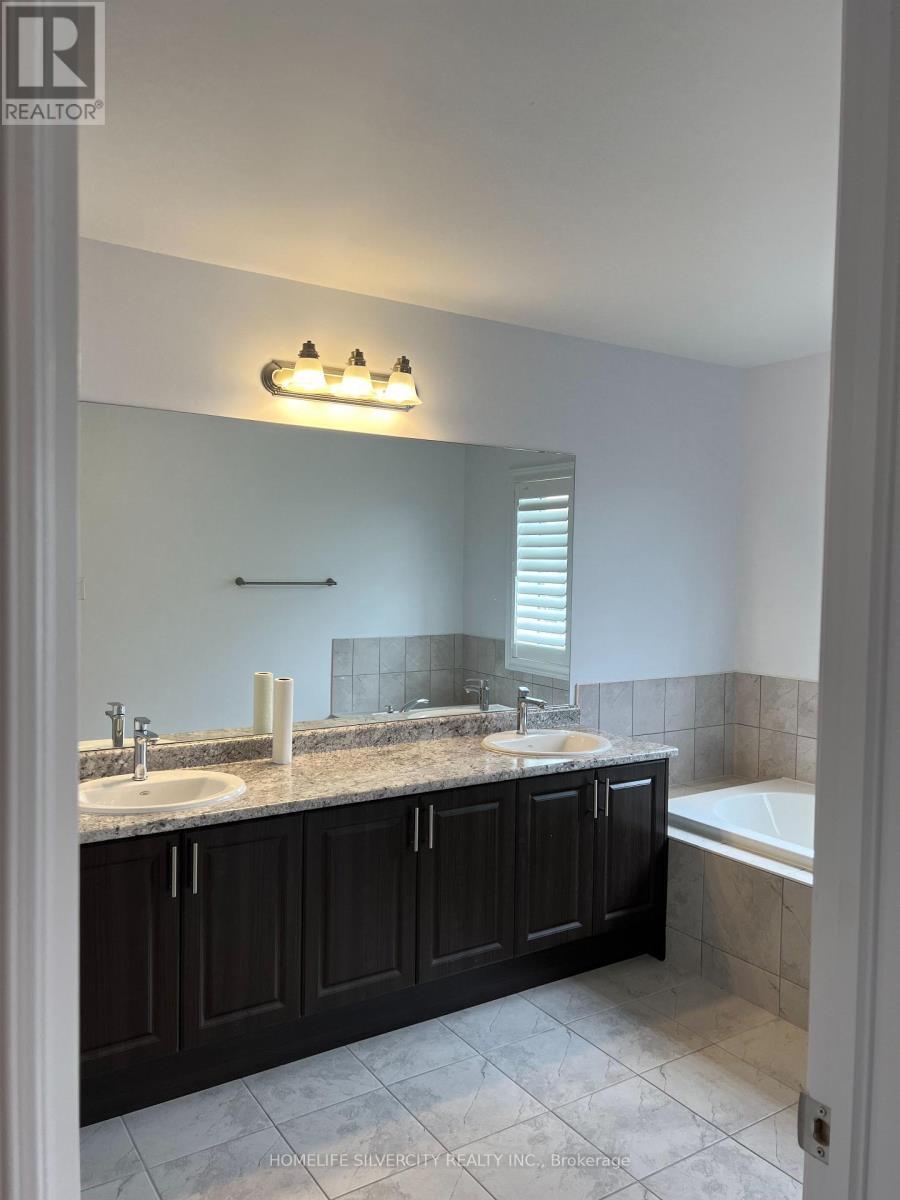 178 Seeley Avenue, Southgate, ON - Indoor Photo Showing Bathroom