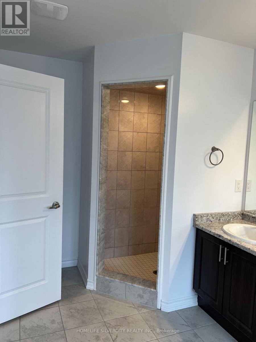 178 Seeley Avenue, Southgate, ON - Indoor Photo Showing Bathroom