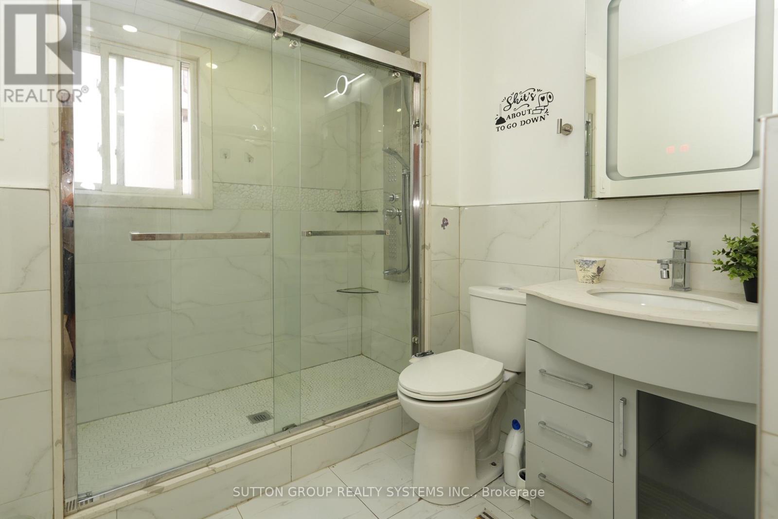 101 Henley Drive, Hamilton, ON - Indoor Photo Showing Bathroom