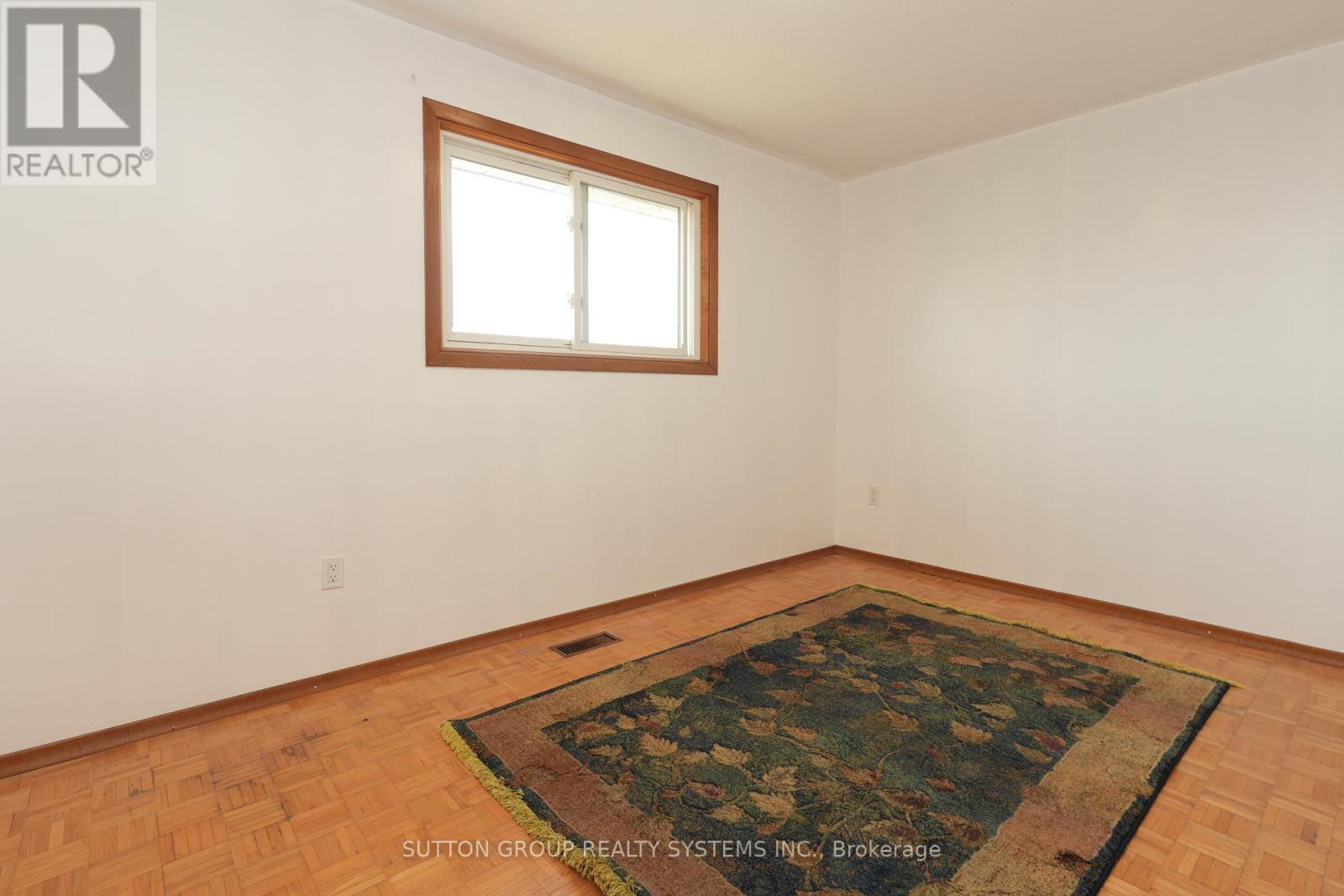 101 Henley Drive, Hamilton, ON - Indoor Photo Showing Other Room