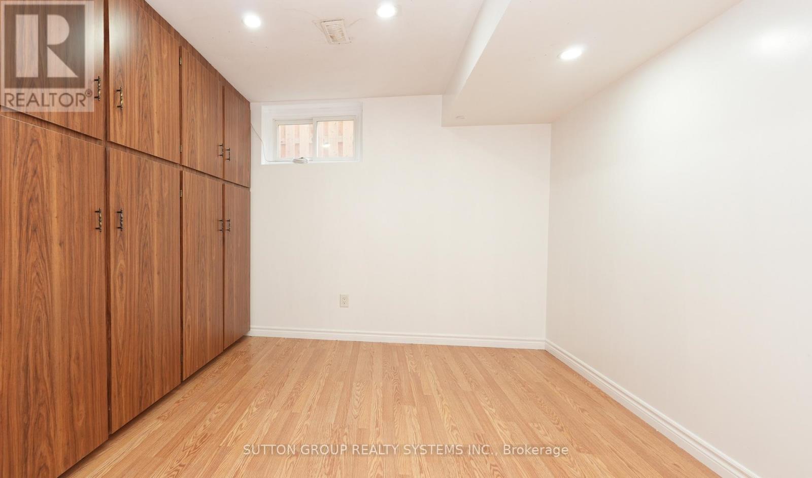 101 Henley Drive, Hamilton, ON - Indoor Photo Showing Other Room