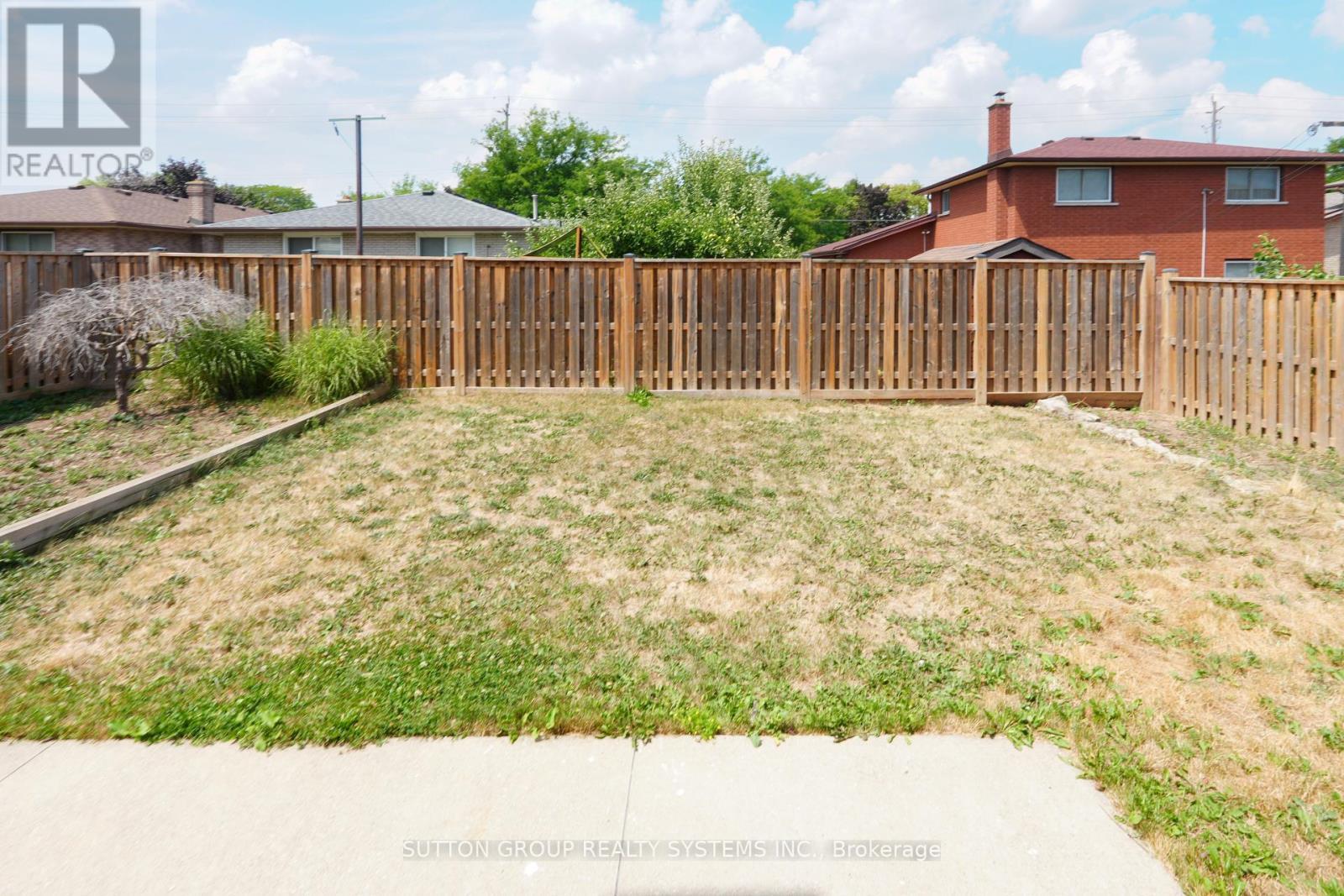 101 Henley Drive, Hamilton, ON - Outdoor