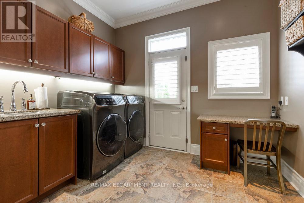4212 Kane Crescent, Burlington, ON - Indoor Photo Showing Laundry Room