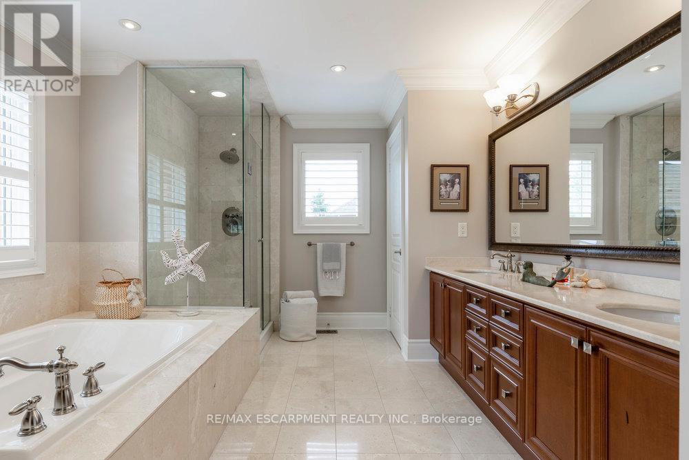 4212 Kane Crescent, Burlington, ON - Indoor Photo Showing Bathroom